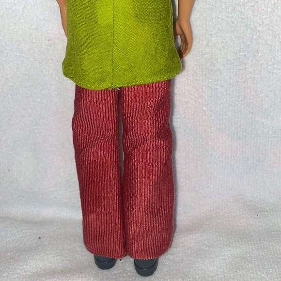 Shaggy from Scooby Doo Barbie - Picture 7 of 10